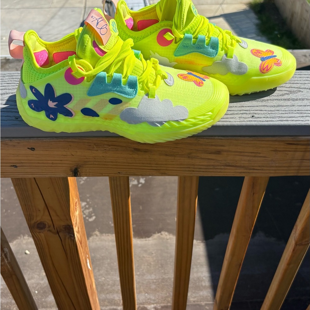 Harden vol 5  in Neon Yellow with Fun Designs size 8